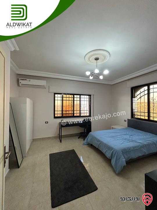 فيلا مستقلة مفروشة للبيع في عمان - ناعور مساحة الارض 1050م ومساحة البناء 1000م ومساحة الحديقة 400م ومساحة الترس 200م موقع اطلالة رائع ومميز