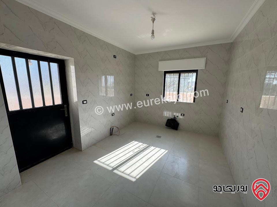 فيلا فاخرة مساحة 678م على أرض 639م مع اطلالة خلابة للبيع في بلعاس / ناعور