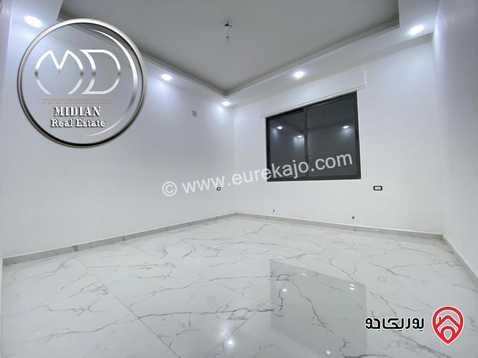 شقة دوبلكس طابق اخير مع روف للبيع في عمان - الرابية مساحة 230م تشطيبات سوبر ديلوكس اطلالة جميلة بسعر مميز