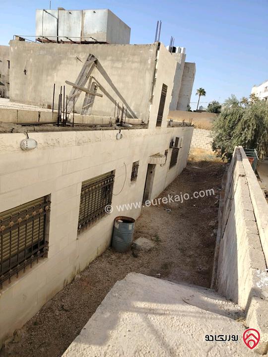 بيت مستقل مساحة 230م على أرض 600م للبيع في عمان - القويسمة جبل الحديد 