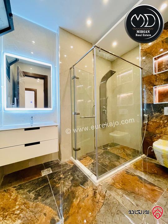 شقة ارضية جديدة للبيع ضاحية النخيل مساحة 205م مع ترس 70م تشطيبات و ديكورات فاخرة