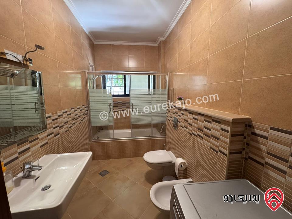 شقة طابق اول من فيلا مفروشة للايجار في عمان - دابوق مساحة البناء 240م والترس 16م