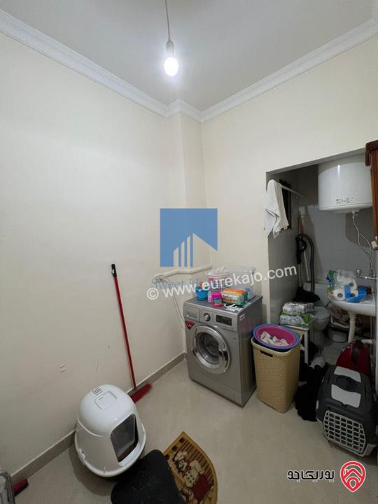 شقة فاخرة للبيع في عمان - الكرسي - خلف إدارة السير طابق ثالث 180م مع روف 120م بسعر مغري