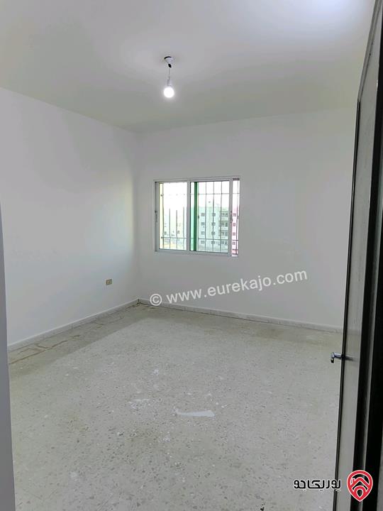 شقة سكنية مساحة 160م طابق أول للايجار في اربد