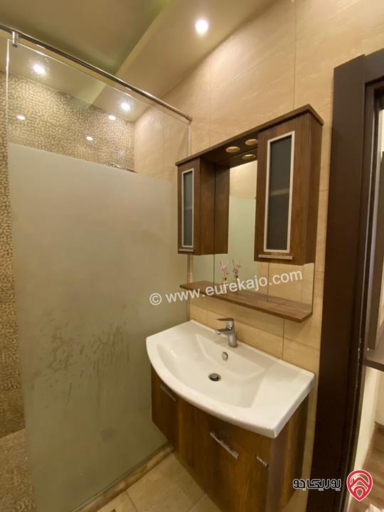 شقة مفروشة طابق ثالث مساحة 95 م للايجار في الصويفية