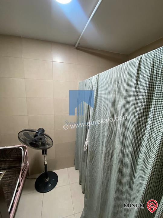 شقة أرضية مفروشة فاخرة للبيع في عمان - أم السماق مساحة 245م مع حديقة وترسات 120م