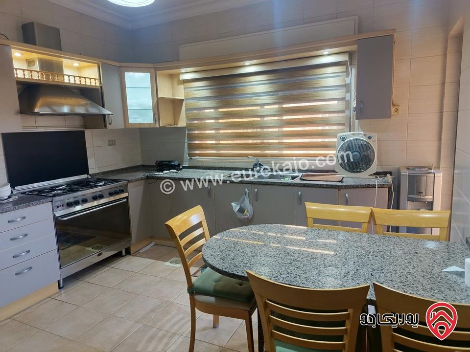 شقة طابق أرضي مساحة 173م مع ترس 60م مفروشة للبيع في عمان - الرابية