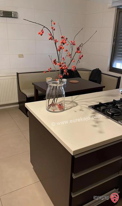 شقة فاخرة مفروشة مساحة 300م طابق أول للايجار في عمان - عبدون 