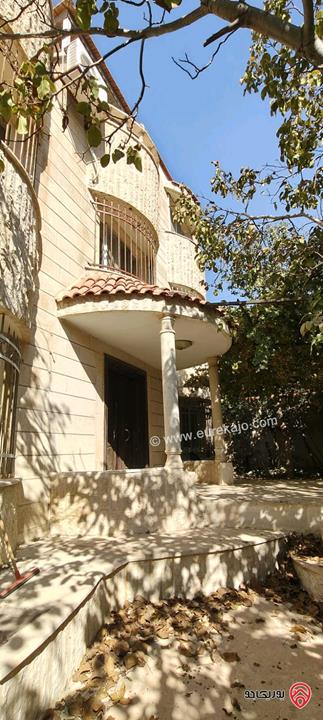 فيلا فاخرة مساحة 510م على أرض 550م للبيع في عمان - ناعور خلف كازية السلام بسعر مغري جدا 