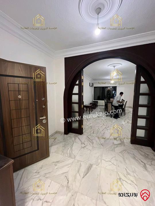 شقة فارغة طابق ثانى مساحة 220م للايجار في عمان - الصويفية 