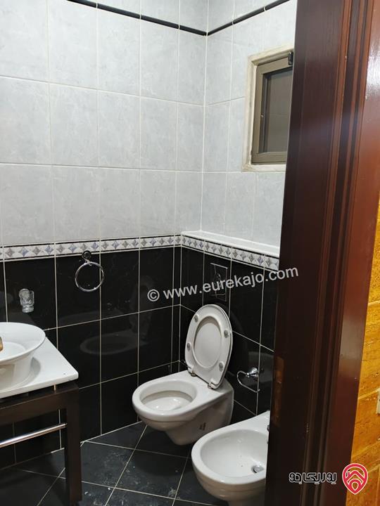 شقة أرضية فاخرة مساحة 300م داخلي و 300م خارجي للايجار في عمان - عبدون