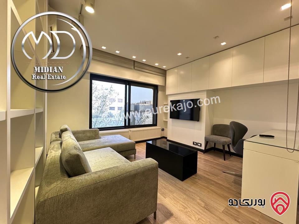 شقة مفروشة للايجار في عمان - ام السماق مساحة 300م طابق أول تشطيبات و ديكورات فندقية فرش فاخر اطلالة جميلة بسعر مميز