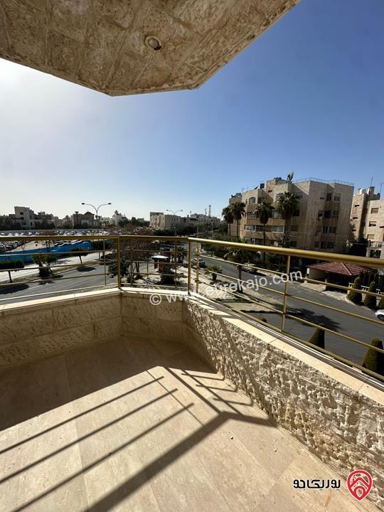 شقة طابق ثاني مساحة 251م للبيع في عمان - عبدون