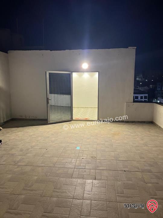 شقة طابق ثالث دوبلكس مساحة 285م للبيع في الزرقاء الجديدة السعر قابل للتفاوض من المالك مباشره 