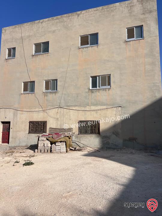 منزل مستقل 3 طوابق على أرض 700م للبيع في المفرق