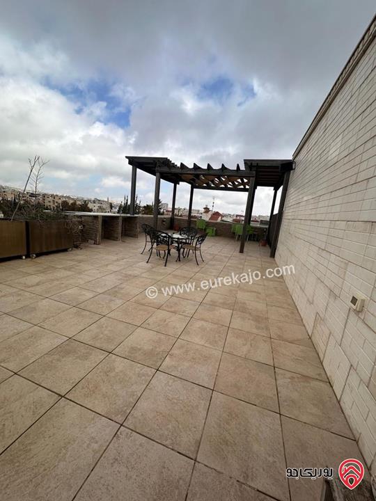 شقة طابق ثالث مع روف مساحة 180م للايجار في عمان - خلدا