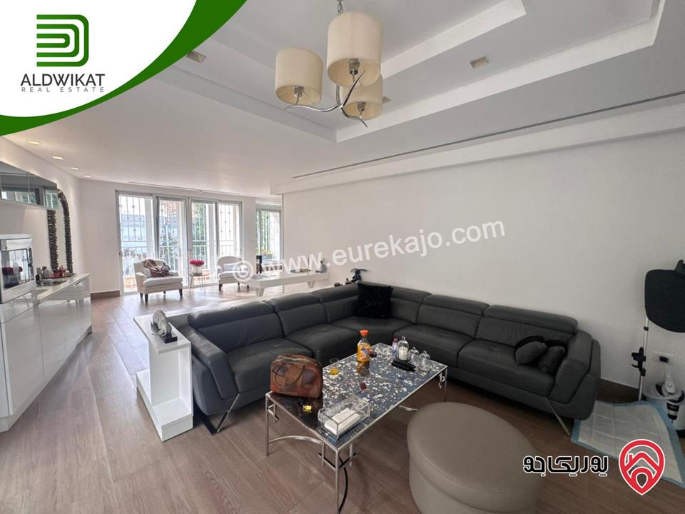 فيلا فاخره مفروشه مستقلة للبيع في عمان - دابوق مساحة البناء 800م ، الارض 770م ، الحديقة 200م والترس 200م