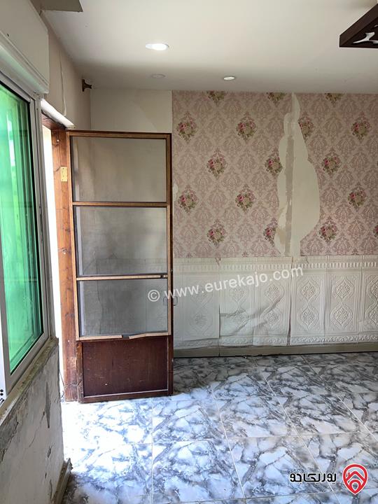 شقة شبه أرضية مساحة 100م داخلي و 100م خارجي للبيع في عمان - الجبيهة 