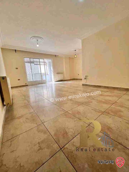 شقة سكنية استثمارية طابق ثالث مساحة 140م للبيع في عمان - منطقة السابع 