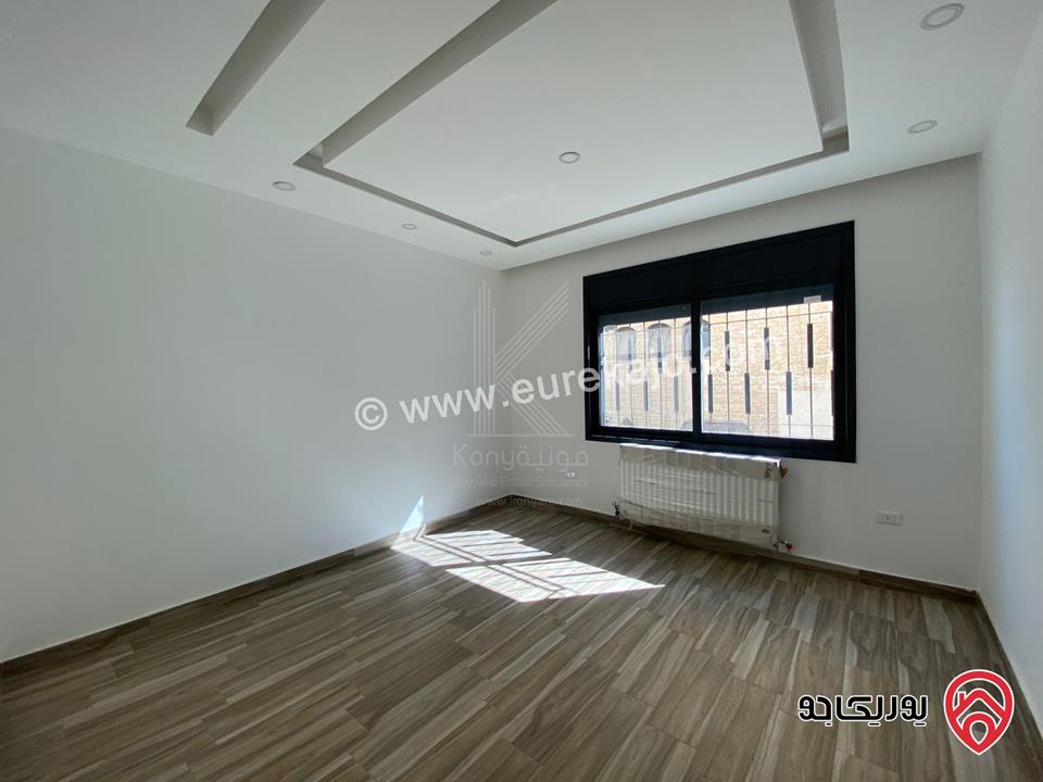 شقة فاخرة شبه ارضية مساحة 176م داخلي و 40م خارجي للبيع في عمان - تلاع العلي