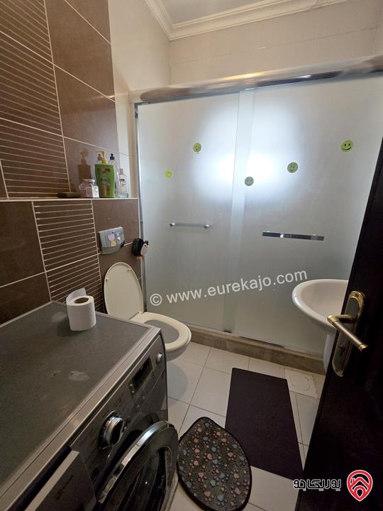 شقة طابق ثاني مساحة 180م اتجاه جنوبي للبيع في عمان - الرابية