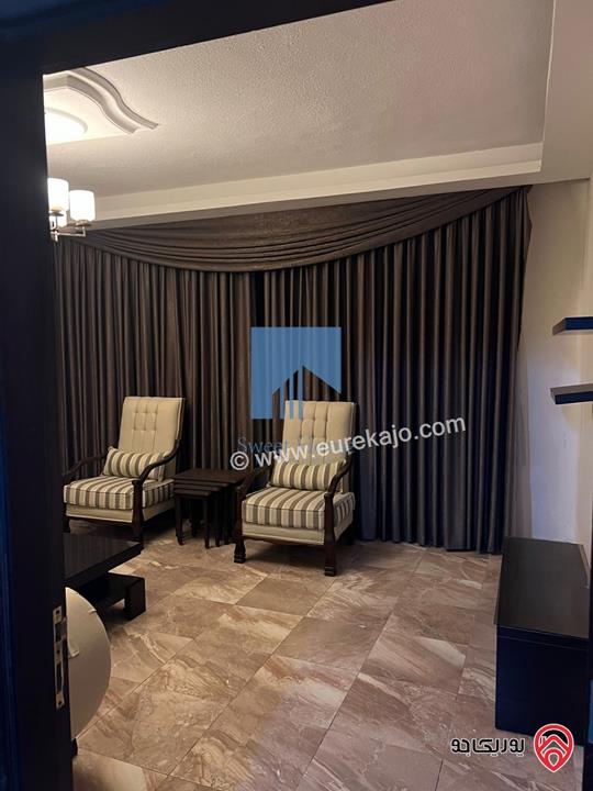 شقة مفروشة فاخرة للبيع في عمان - أم السماق قرب دوار النعيمات طابق ثالث 110م مع روف 110م تشطيب سوبر ديلوكس