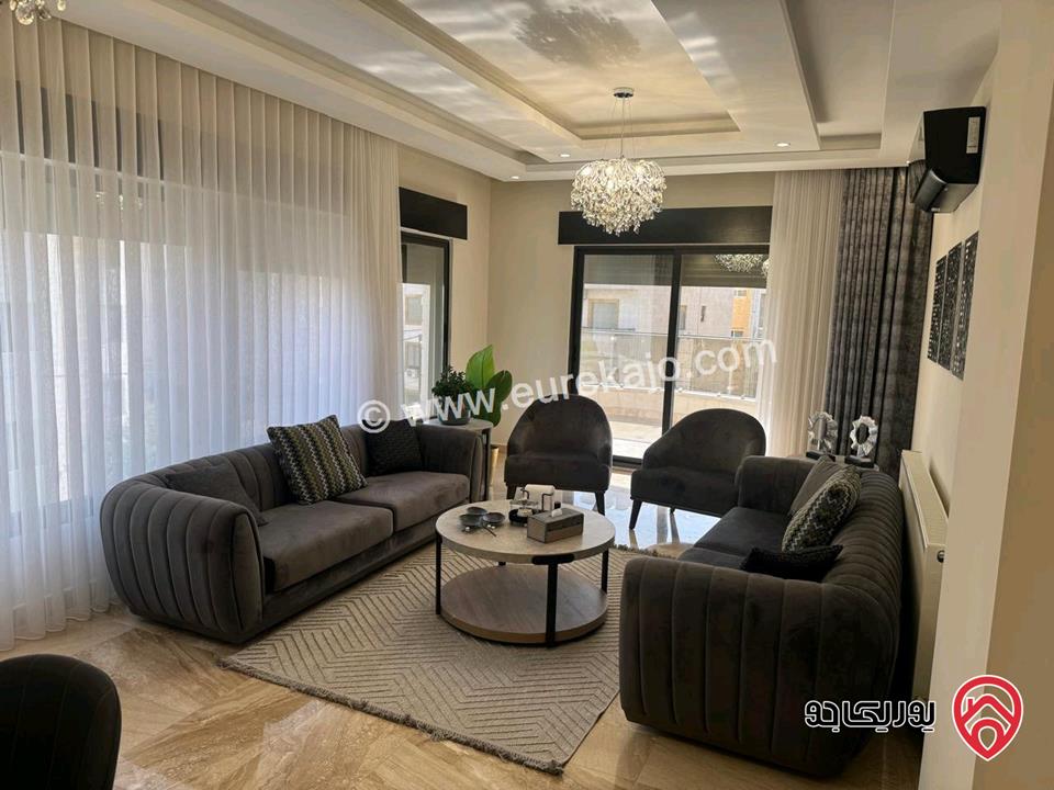 شقة طابق ثاني مساحة 215م للبيع في عمان - الرابية