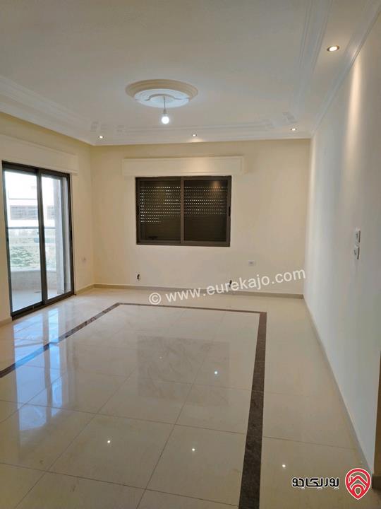 شقة طابق ثالث مساحة 190م للبيع في عمان - مرج الحمام 