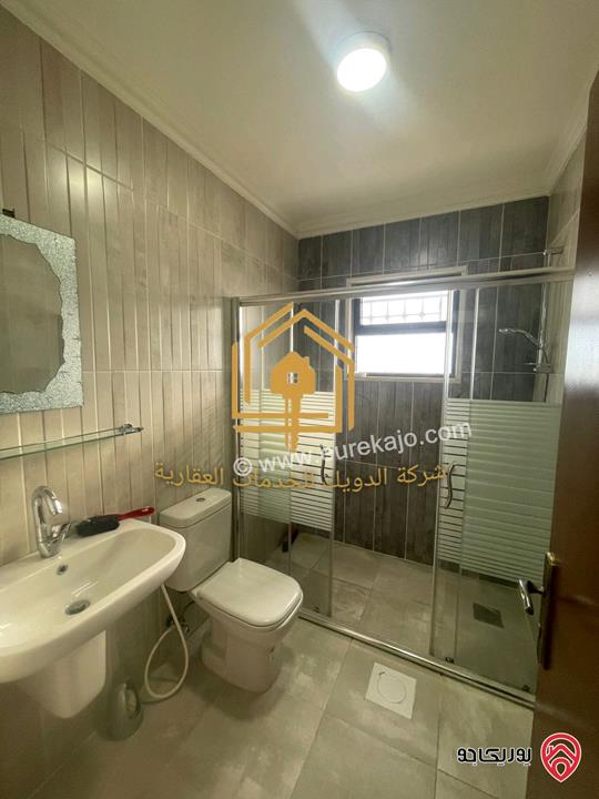 شقة فارغة طابق ثاني مساحة 130م للإيجار في عمان - الدوار السابع 