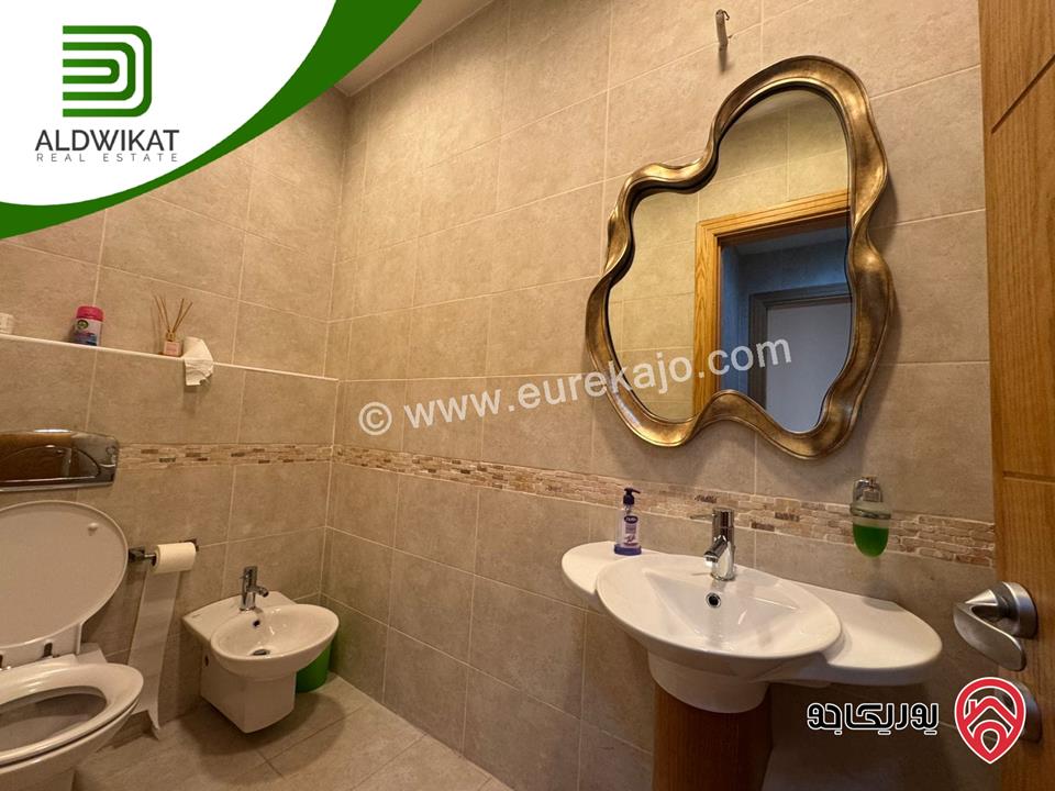 فيلا مساحة الارض 1600م ومساحة البناء 1100م مساحة الحديقة 400م للبيع في السلط - منطقة السرو 