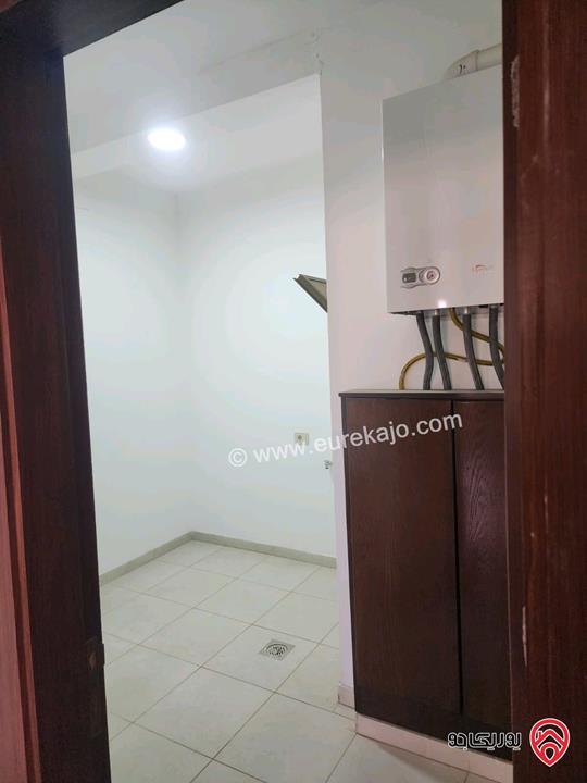 شقة جديدة طابق ثاني مساحة 193م للبيع في عمان - الجبيهة من المالك مباشرة