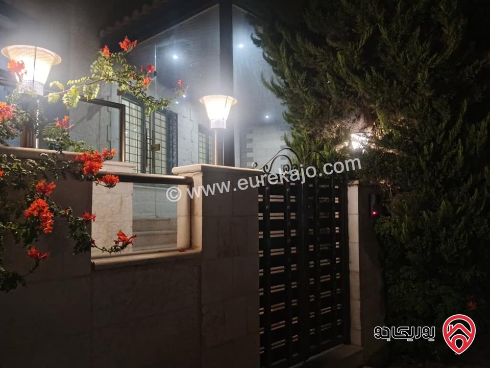 شقة أرضية فاخرة مساحة 300م داخلي و 300م خارجي للايجار في عمان - عبدون