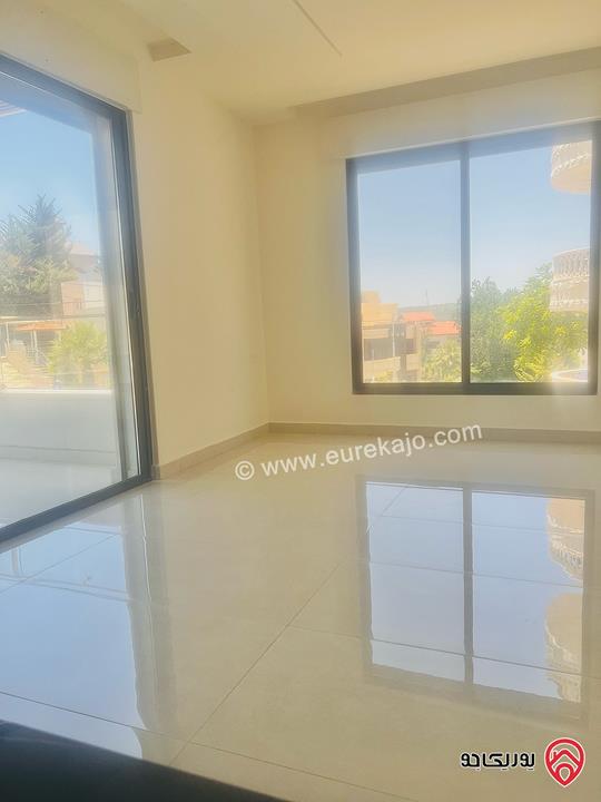 شقة للبيع في عمان مساحه 240 متر طابق اول - ام السماق خلف ستي مول ومكة مول   