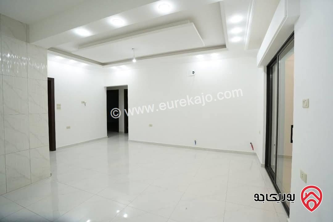 روف طابق ثاني مساحة البناء 110م وخارجي 100م للبيع في عمان –  الفحيص / البلد