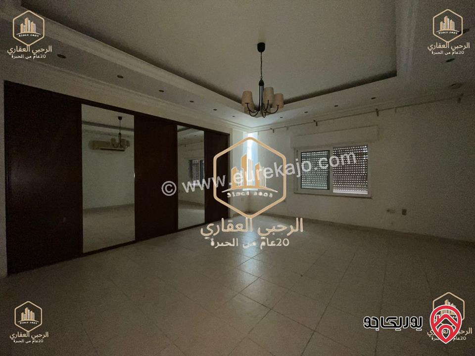 شقة أرضية مساحة 450م داخلي و 300م خارجي للايجار في عمان - الجاردنز