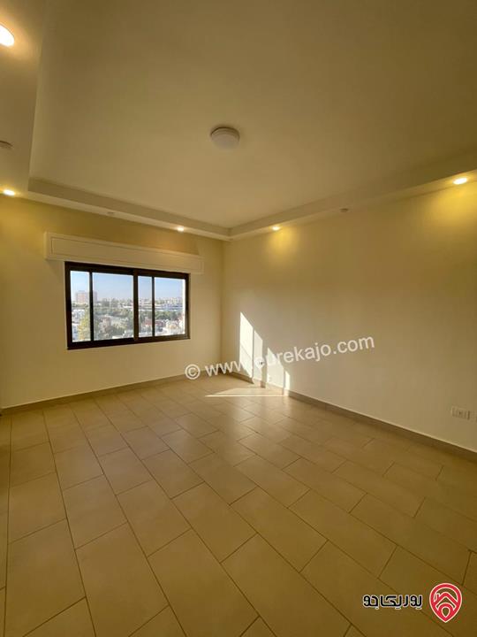 شقة فارغة طابق رابع مساحة 325م للايجار في عمان - ضاحية الرشيد