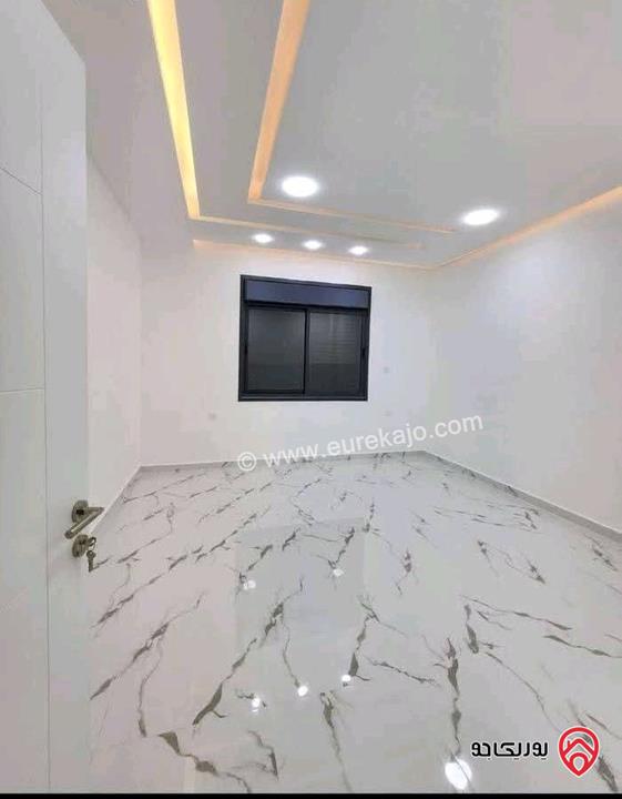 شقة طابق أول هندسي و رووف اطلالة بحرية مساحة 175 م² للبيع في العقبة - السكنية الخامسة تشطيب هايبر ديلوكس 