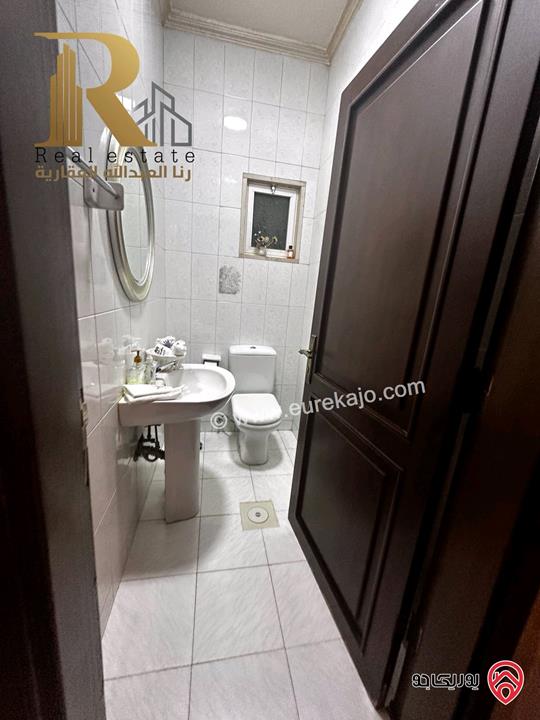 شقة طابق ثاني مساحة 180م للبيع في عمان - الشميساني