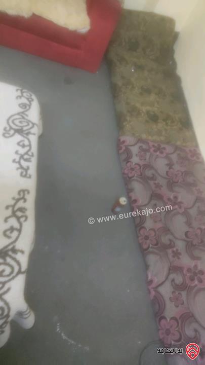 شقة للايجار في الزرقاء غرفة ومطبخ وحمام مفروشة بدون اجهزة كهربائية