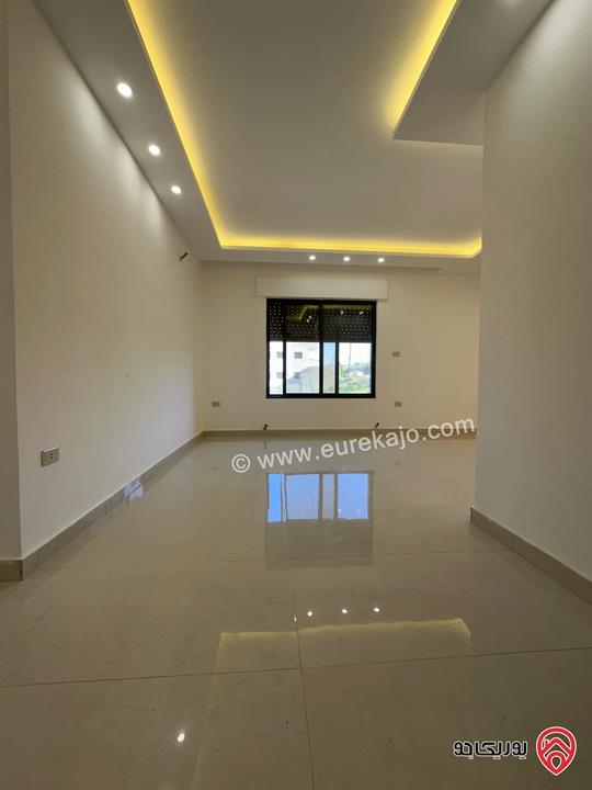 شقة شبه أرضية مساحة 200م للبيع في عمان - مرج الحمام