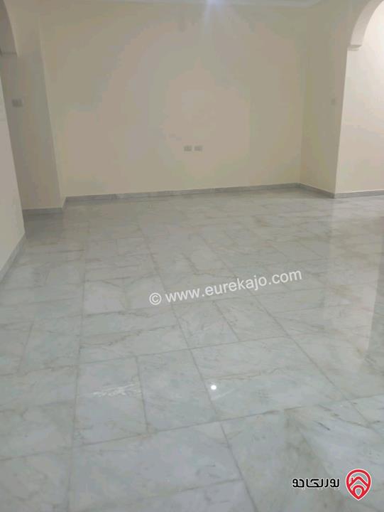 شقة ارضية مساحة 231م داخلي و حديقة وتراسات 250م للبيع في عمان - الجاردنز