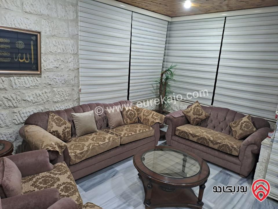 شقة قاخرة أرضي مساحة 140م وترس30م  للبيع في عمان - الروابي