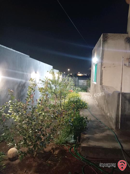 بيت مساحة 95م على أرض 500م للبيع في المفرق الغدير الاخضر