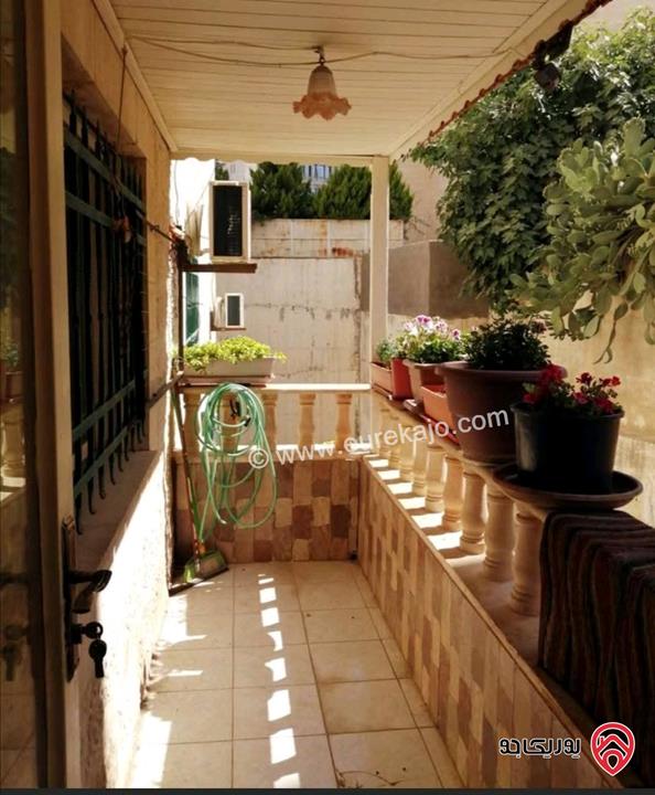 شقة فاخرة مفروشة مساحة 200م شبه ارضي معلقة على منسوب للبيع في عمان - الدوار السابع قرب سمارت باي 