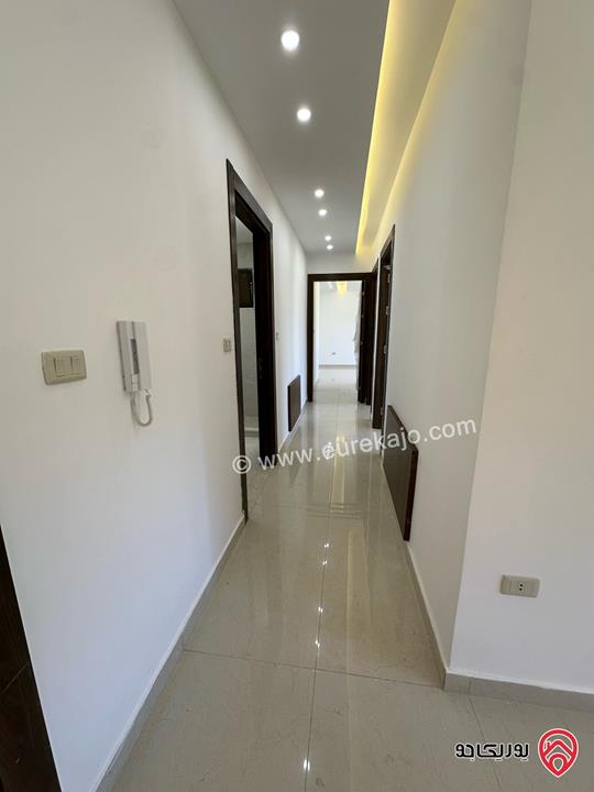 شقة شبه أرضية مساحة 200م للبيع في عمان - مرج الحمام