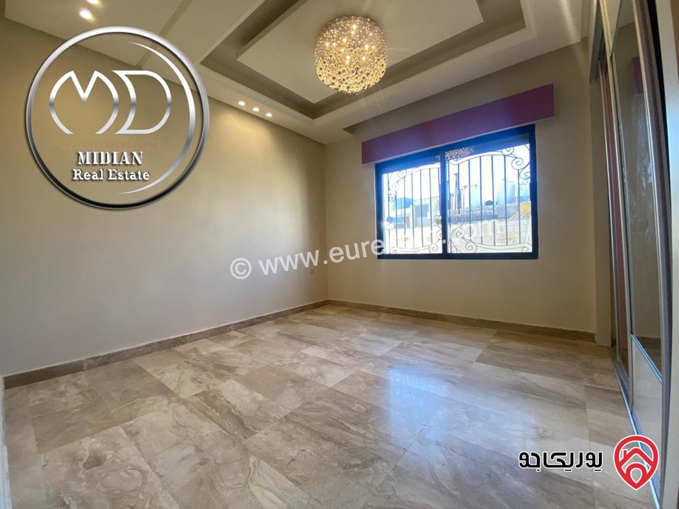 شقة للبيع طابق أخير مع روف في عمان - خلدا - العوجانية مساحة 425م مع تراسات تشطيبات ديكورات فاخرة اطلالة بانورامية خلابة 