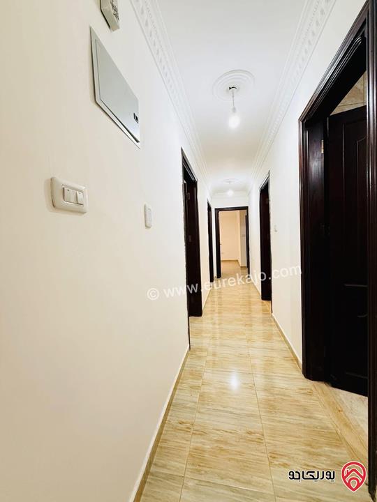 شقة شبه ارضي مساحة 142م داخلي و 30م خارجي للبيع في عمان - طبربور 