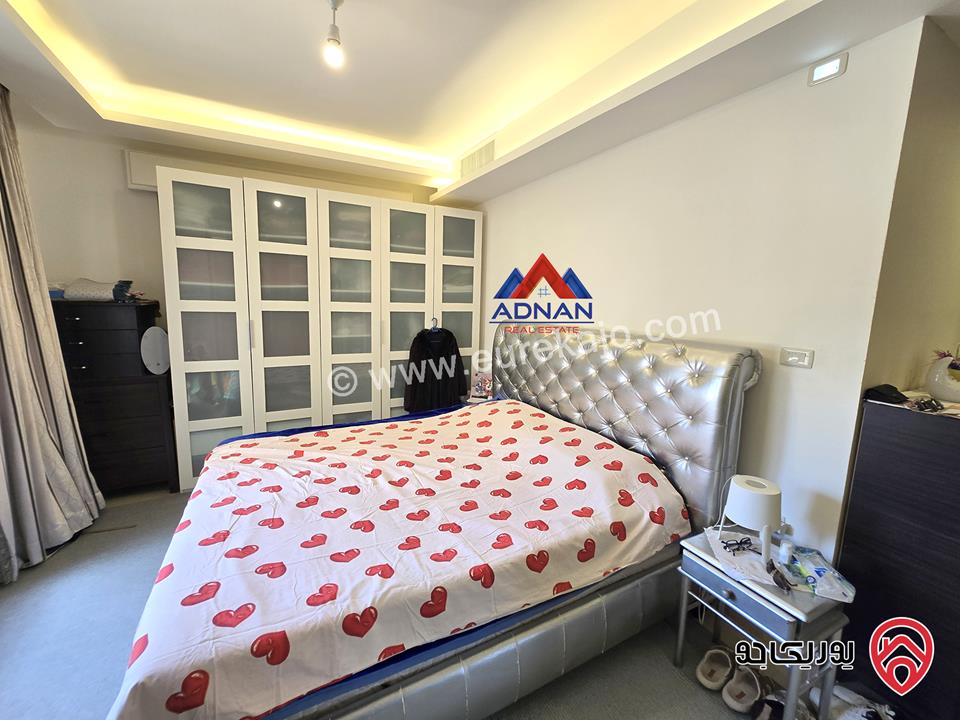 شقة ارضية مفروشة مساحة 130م داخلي و 30م خارجي للايجار السنوي في عمان - خلدا