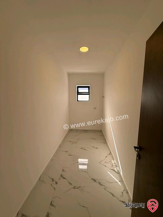 شقة فخمة طابق اول مساحة 207م للبيع في عمان - شفا بدران بسعر 87 الف ت 0796974924