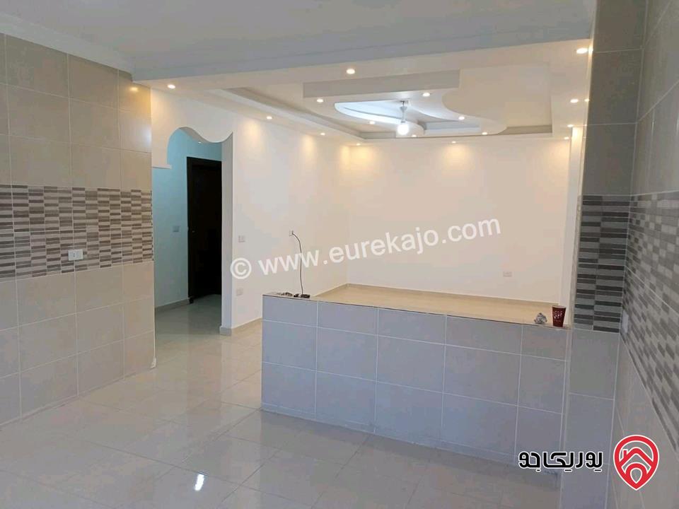 شقة طابق أول مساحة 150م للبيع في الزرقاء - البتراوي